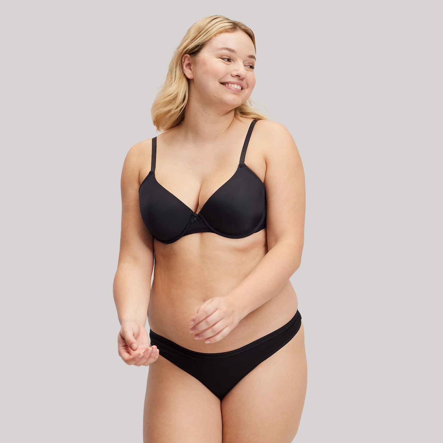 25660-plunge-soutien-gorge-padd-noir-1.jpg