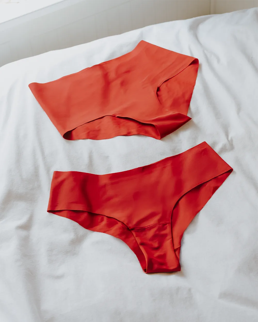 29145-shorty-rouge-1.webp