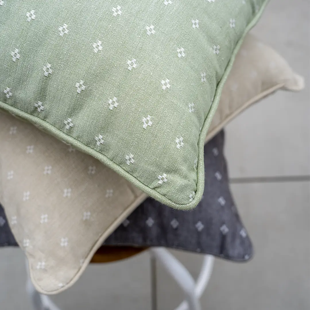 4694-coussin-d-coratif-vert-1.jpg